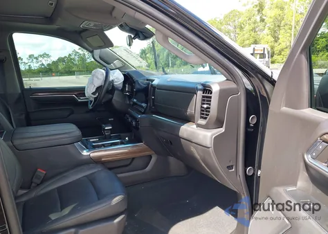 2024 Chevrolet Silverado 1500 4Wd Short Bed Lt Trail Boss z USA, uszkodzony, nr VIN 3GCUDFED6RG443282